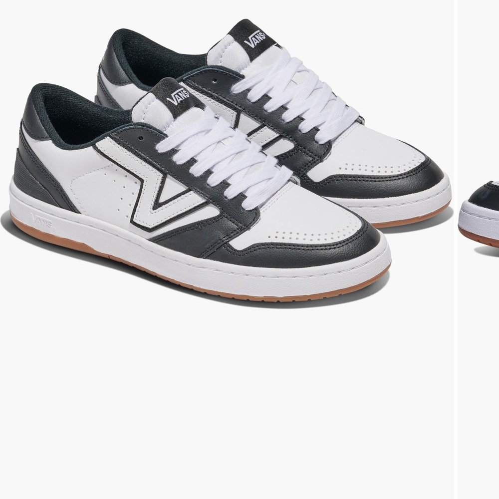 Vans Men's Classic Black and White Sneakers - Picture 4 of 4